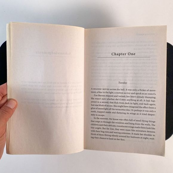 2/$25 - The Devil's Edge by Stephen Booth - Picture 5 of 14